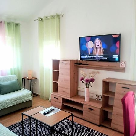 Apartmani Alma Pula Eksteriør billede