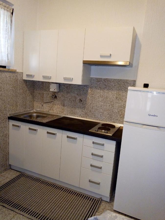 Apartmani Alma Pula Eksteriør billede