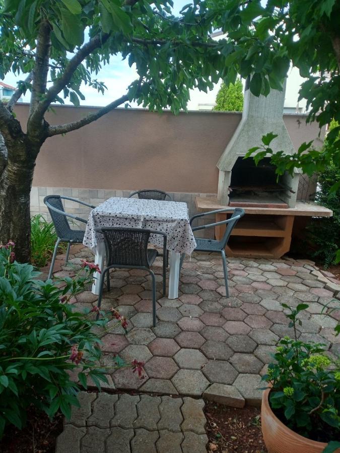 Apartmani Alma Pula Eksteriør billede