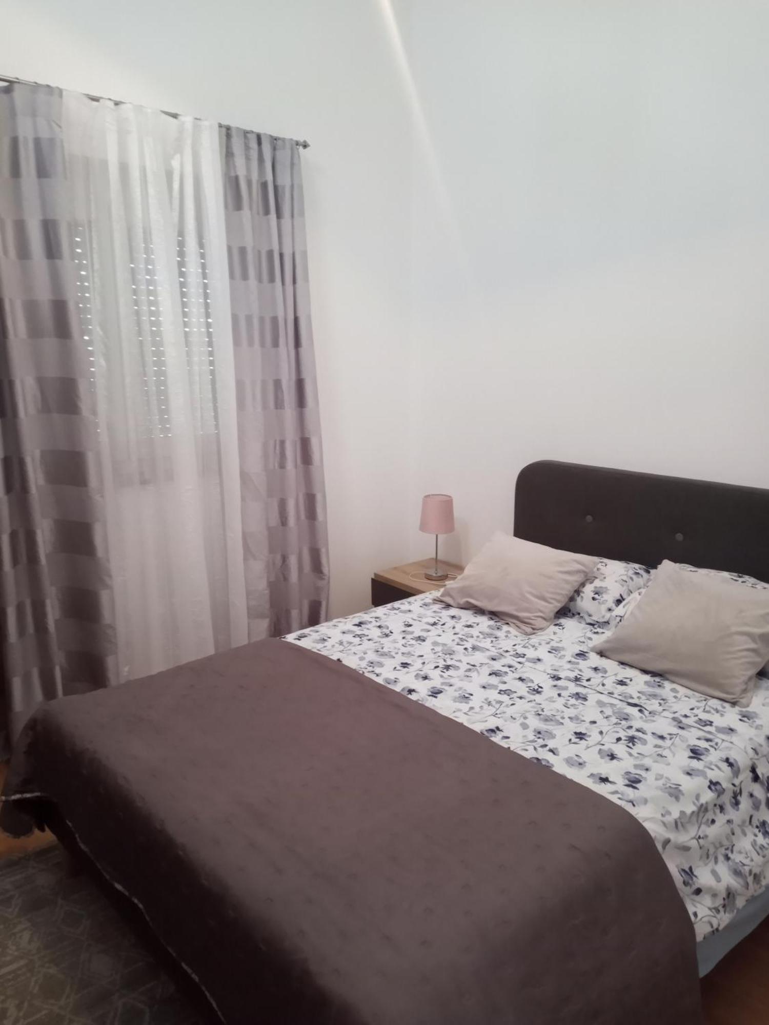Apartmani Alma Pula Eksteriør billede